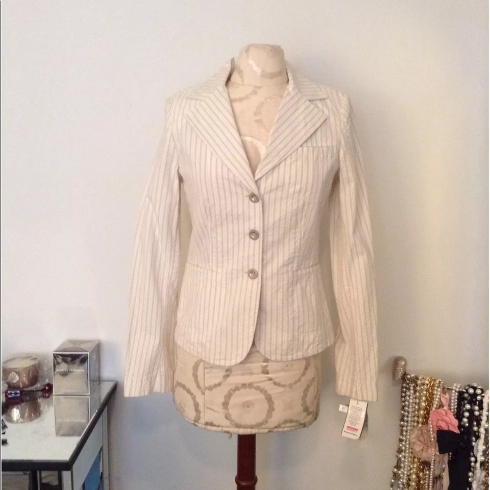 New Apanage White & Gray Seersucker Stripe jacket